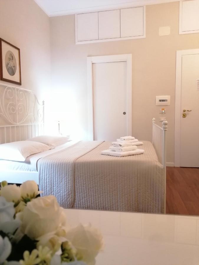 โรมเบสต์ Bed & Breakfast ภายนอก รูปภาพ